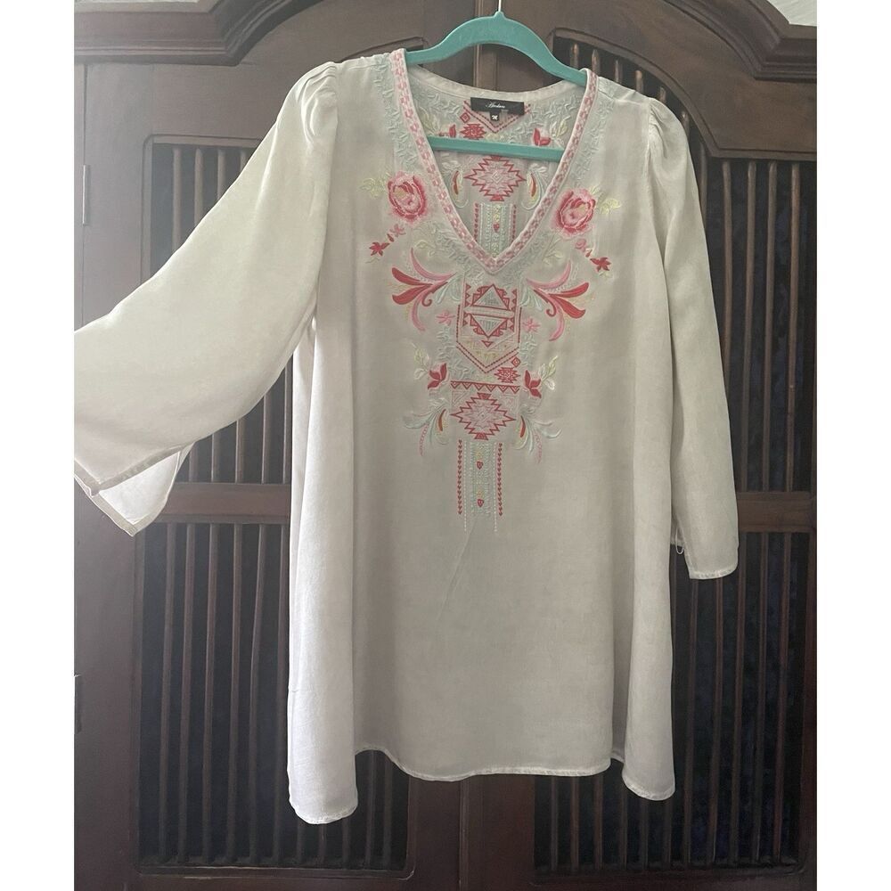 Andree by Unit tunic top medium washed beige rayon embroidered boho peasant